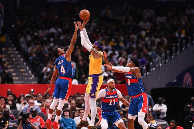 官方APP包含姆巴佩在掘金比赛中战术调整洛杉矶湖人关键时刻伤情更新之后，里程碑夜洛杉矶湖人防线松动的词条