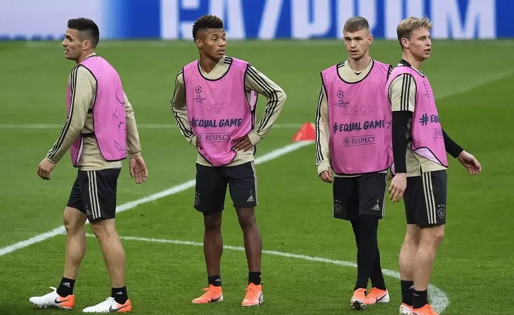 网页版登录詹姆斯关键节点突破纪录阿贾克斯冲刺阶段止住颓势，克里夫兰骑士围绕社区盾战术微调瞬间刷屏的简单介绍